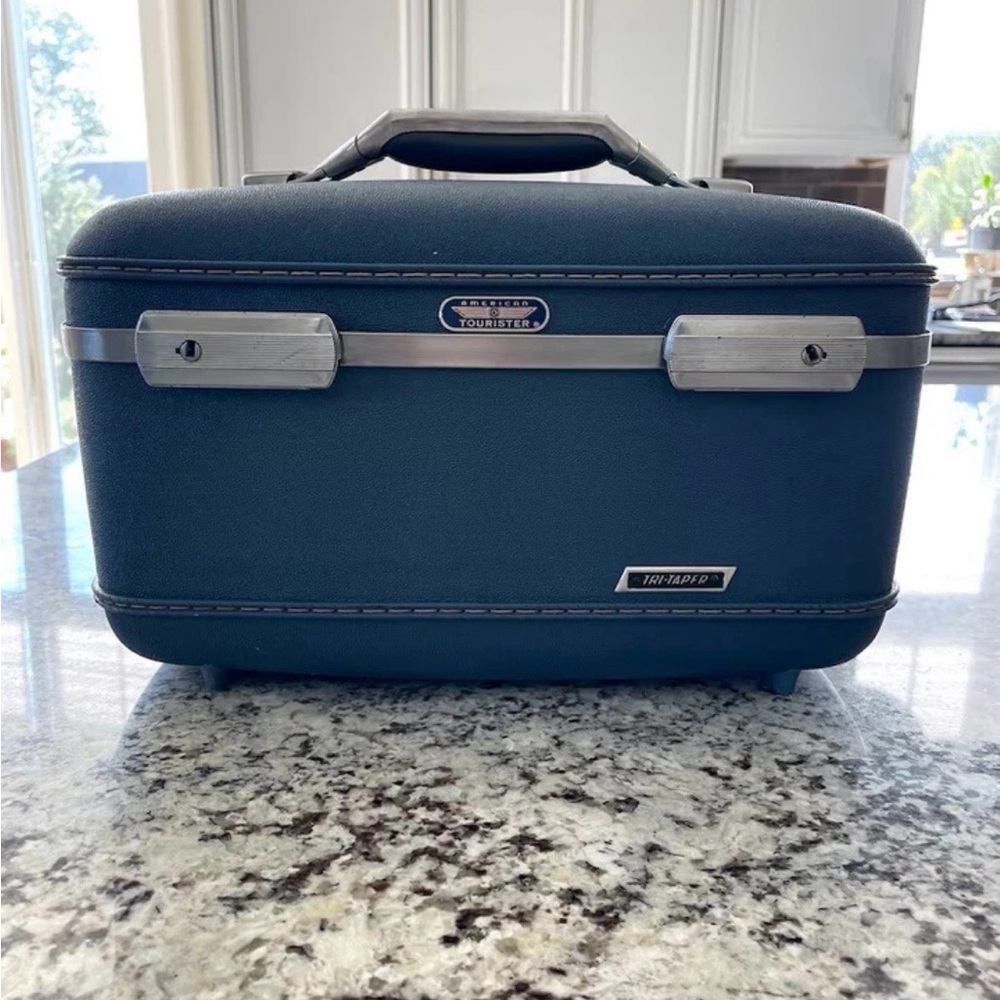 American Tourister Vintage Hardshell Blue Makeup Travel.